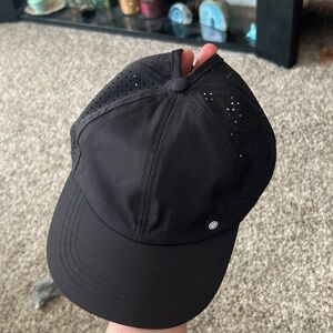 Workout Hat w/ pony hole